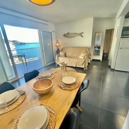 Delfin 8f Apartment Roses